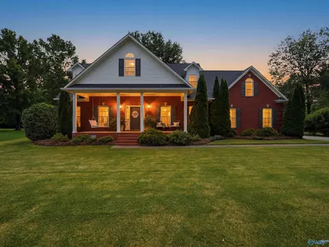 1013 Mill Race Cir, Guntersville, AL 35976
