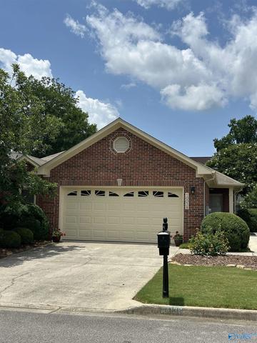 10038 Meredith Ln, Huntsville, AL 35803