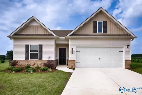 18541 Oxbow Ln, Athens, AL 35613