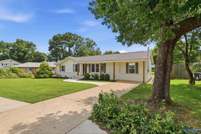 7915 Ensley Dr, Huntsville, AL 35802