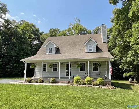 1321 Saylor Cir, Arab, AL 35016