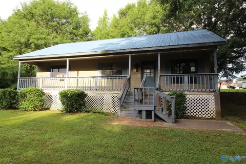 71 Community House Rd, Guntersville, AL 35976