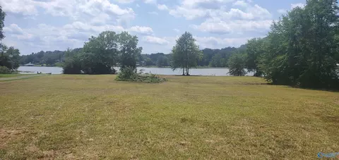 624 Riddles Bend Rd, Rainbow City, AL 35906