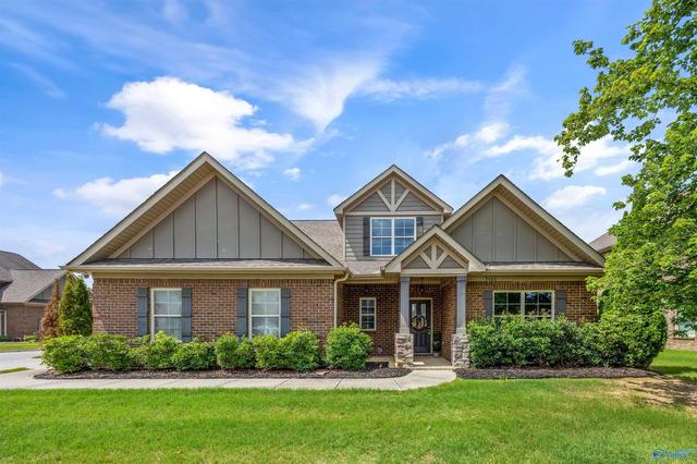 7103 Kingsbridge Ln, Owens Cross Roads, AL 35763