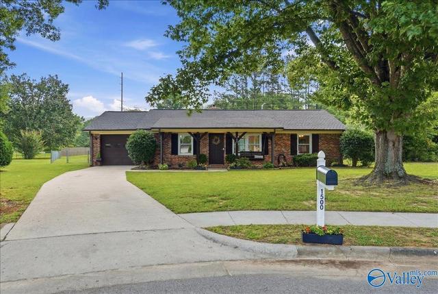 1500 Old Albany Cir, Huntsville, AL 35803