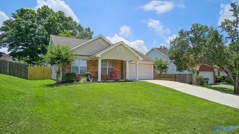 2513 Quail Ridge Ln, Huntsville, AL 35803