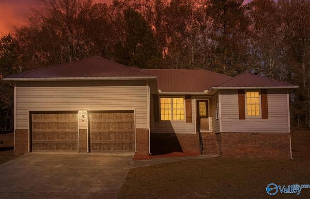1028 Lakeview Ln, Arab, AL 35016