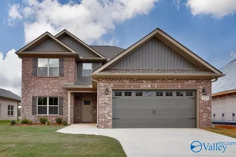121 Alton Dale Dr, Toney, AL 35773