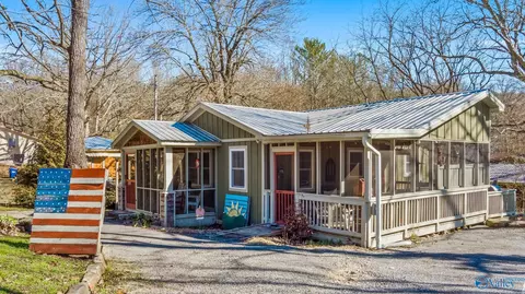 21322 Scenic Dr, Mentone, AL 35984