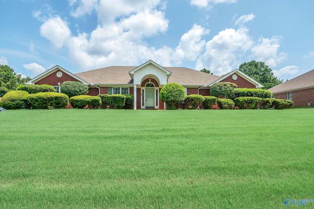 135 Foxridge Dr, Harvest, AL 35749