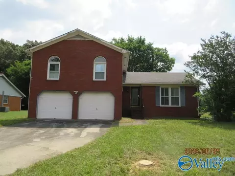 3608 Shay Cir, Huntsville, AL 35810