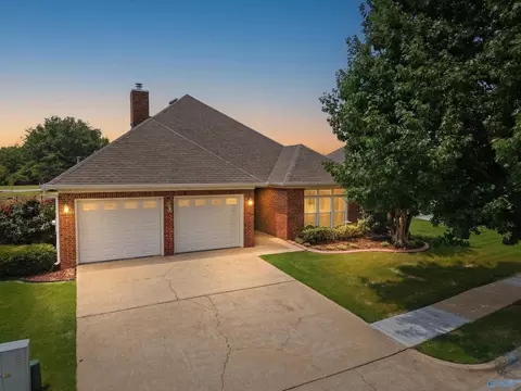 15052 Ashmont Blvd, Huntsville, AL 35803