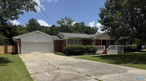 1203 Alcott Rd, Gadsden, AL 35901