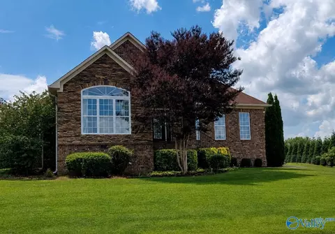 17043 Cliff Dr, Athens, AL 35613