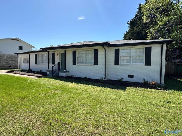 307 Meadowbrook Dr, Huntsville, AL 35803