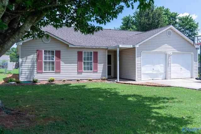 103 Thornhedge Trl, Toney, AL 35773