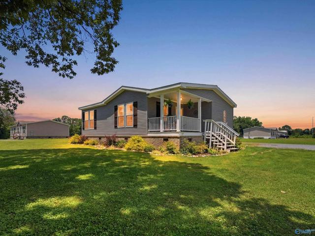 953 Briarwood Dr, Arab, AL 35016