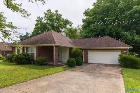 107 Dawn Dr, Madison, AL 35758