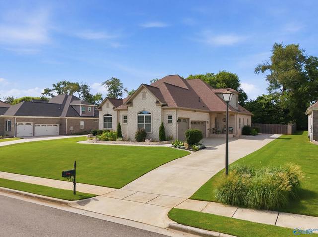 121 Phillipsridge Dr, Huntsville, AL 35811