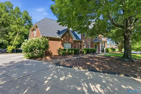 2619 Elderdale Dr, Owens Cross Roads, AL 35763
