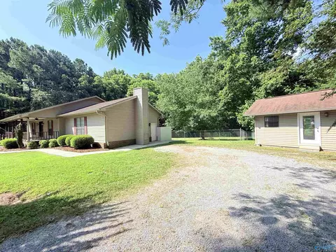 90 Bayside Ln, Arab, AL 35016