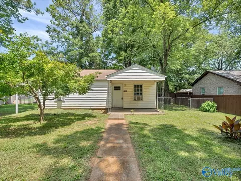 1004 Crestline Rd, Huntsville, AL 35816