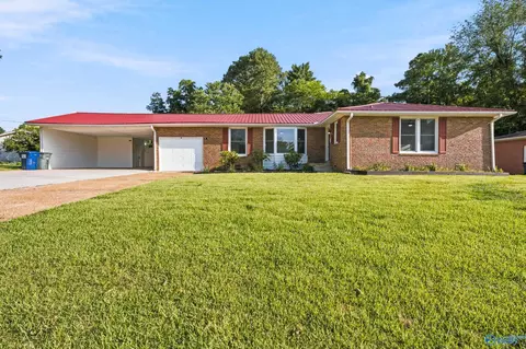 7612 Holland Dr, Huntsville, AL 35802