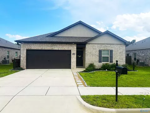 26336 Nash Ln, Athens, AL 35613