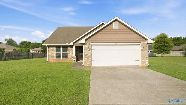 105 Denton Dr, Huntsville, AL 35811
