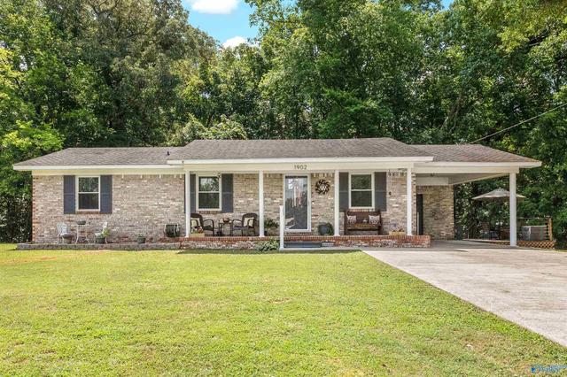 1902 Woodview Cir, Hartselle, AL 35640