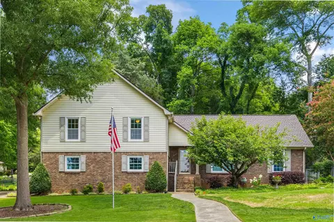 1301 Hiwan Trl, Huntsville, AL 35802