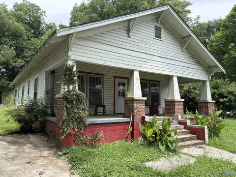 709 Diamond Ave, Bridgeport, AL 35740