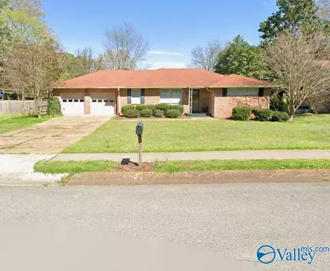 524 Graycroft Dr, Huntsville, AL 35802