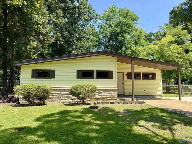 2304 12th St, Decatur, AL 35601