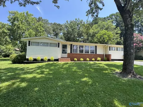 2617 Waltham Dr, Huntsville, AL 35811