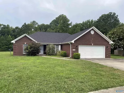 114 Jewell Cobb Ct, Owens Cross Roads, AL 35763