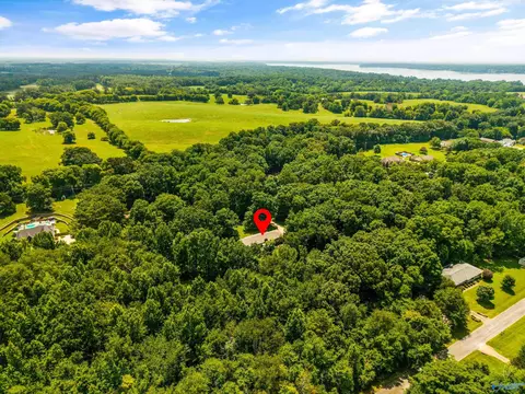 View/Area - 407 Old Brompton Ln, Killen, AL 35645 photo 5 of 7