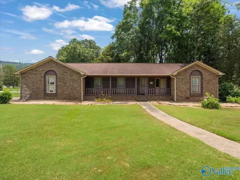 2500 Galahad Dr, Huntsville, AL 35803