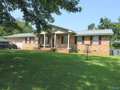 402 Highland Ave, Scottsboro, AL 35768