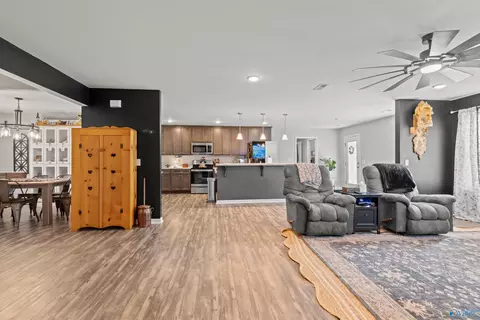 Entry Way - 6677 County Road 19, Section, AL 35771 photo 2 of 8