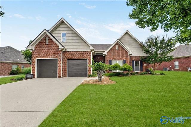 6714 Zach Ln, Owens Cross Roads, AL 35763