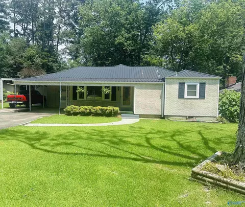 1931 Noccalula Rd, Gadsden, AL 35904