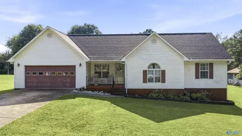 109 Lynn Cir, Crossville, AL 35962