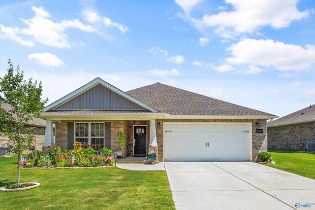 16527 Demi Dr, Athens, AL 35613