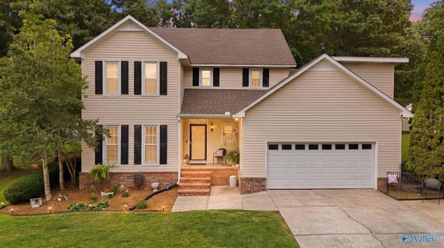 618 Colonial Ave, Albertville, AL 35950