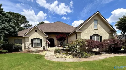 7103 Pinyon Pine Ln, Owens Cross Roads, AL 35763