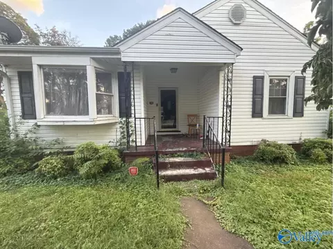 504 Forrest Cir, Huntsville, AL 35811