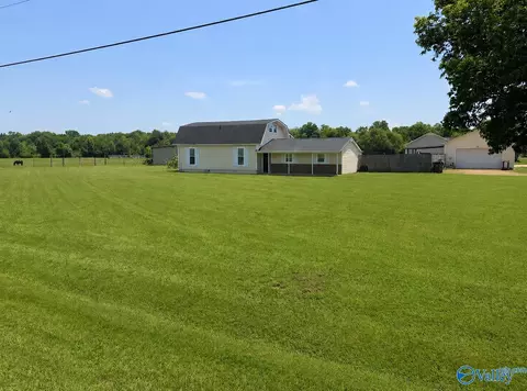 411 Randall Mullins Rd, Toney, AL 35773