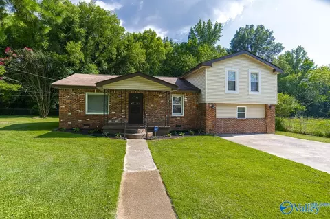 2007 Montgomery St, Decatur, AL 35601