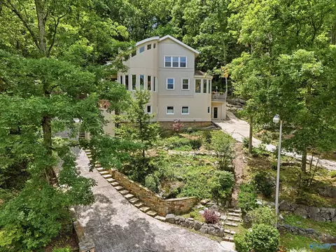 1100 Summerwood Cir, Huntsville, AL 35803